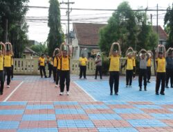 Jaga Kesehatan Tubuh : Polres Majalengka Gelar Senam Aerobik Bersama