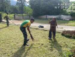 Satgas Pamtas RI-MLY Yonarhanud 1 Kostrad Pos Gabma Sajingan Gelar Karya Bakti Bersihkan Masjid