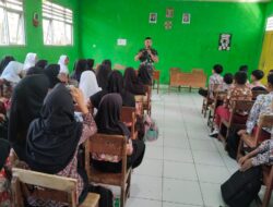Bangun Karakter Siswa, Babinsa Lemahsugih Isi MPLS di MTs PUI Borogojol