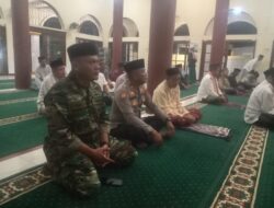 Kebersamaan TNI dan Warga, Danramil Sumberjaya Laksanakan Shalat Subuh Akbar di Masjid Jami Al-Ishlah Desa Trajaya