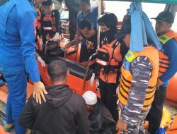 TNI AL Evakuasi Korban Laka Laut di Perairan Trans Jaya