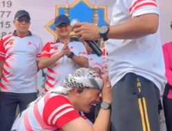Kapolda Jabar Beri Hadiah Hari Bhayangkara ke-79 dengan Berangkatkan Umroh Anggota