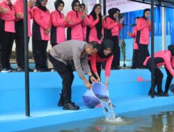 Kapolres dan Ketua Bhayangkari Resmikan Kolam Ketahanan Pangan Bhayangkari Cabang Majalengka