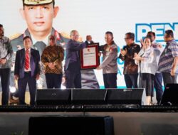 Kapolri Terima Penghargaan dari Organisasi Buruh Dunia atas Dedikasi Lindungi Hak Buruh