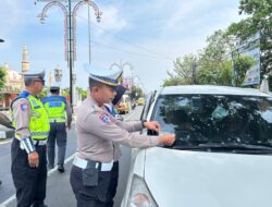 Satlantas Polres Majalengka Sosialisasikan Ops Patuh Lodaya 2025 dan Berikan Layanan Kesehatan Gratis kepada Pengendara