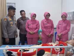 Polsek Kadipaten dan Bhayangkari Jenguk Anggota Keluarga Besar Polri di RSUD Cideres