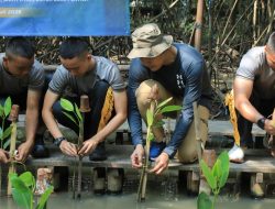 Taruna Bhayangkara Hijaukan Negeri Lewat Aksi Penanaman 100 Pohon Bakau di Jakarta Utara