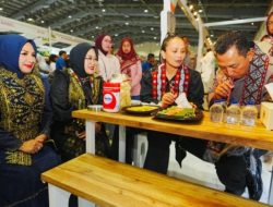 Kapolri Nikmati “Kupi Khop” di Stan Bhayangkari Aceh