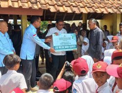 Pemkab dan Baznas Majalengka Salurkan Bantuan Meubelair ke SDN Trajaya III