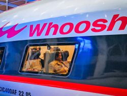 Presiden Prabowo Subianto Bertolak Menuju Provinsi Jawa Barat, Memilih Moda Transportasi Kereta Cepat Whoosh.