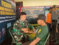 Tim Kesehatan Dari Denkesyah 04.04.04/Surakarta Rutin Cek Kondisi Anggota Satgas TMMD Reguler Ke-125 Kodim 0735/Surakarta dan Warga
