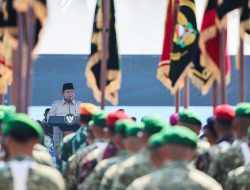 Presiden Prabowo Subianto, Pimpin Upacara Gelar Pasukan Operasional dan Kehormatan Militer.