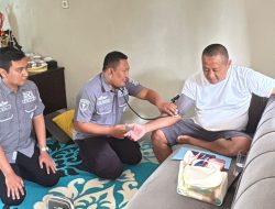 Melalui Home Visit, Dokkes Polres Majalengka Cek Kesehatan Personil