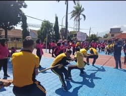 Meriah! Polres Majalengka Gelar Lomba 17-an, Kapolres Ikut Lomba Tarik Tambang