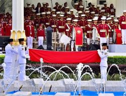 Presiden Prabowo Pimpin Khidmat Upacara Penurunan Bendera Negara Sang Merah Putih di Istana Merdeka