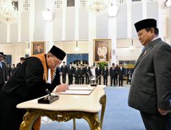 Presiden Prabowo Subianto, Lantik Pejabat Negara di Istana Negara Jakarta.