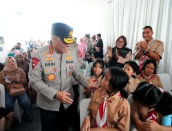 Dekat dengan Masyarakat, Wakapolri Dinanti Warga, Saat Tinjau Bakti Sosial, Bakti Kesehatan dan Pembangunan SMA Kemala Taruna Bhayangkara di Bogor
