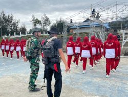 Satgas Yonif 700/WYC Latih Paskibraka Kabupaten Puncak, Semangat Merah Putih Berkobar di Tanah Papua