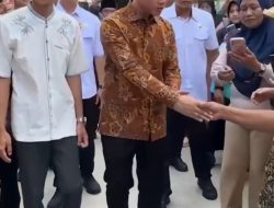Wapres Gibran Rakabuming, Menyapa dan Berdialog Langsung dengan Masyarakat di Lingkungan Sekitar Masjid Al-Ikhlas Jakarta