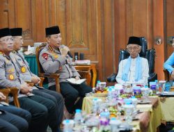 Kunjungi 2 Ponpes di Jatim, Kapolri: Amanat Presiden Menjaga Kerukunan