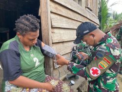 Satgas Yonif 131 Peduli Kesehatan Warga Perbatasan Papua
