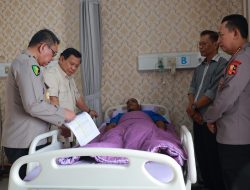 Presiden Prabowo Subianto, Jenguk Korban Aksi Demonstrasi di Rumah Sakit Bhayangkara Jakarta.