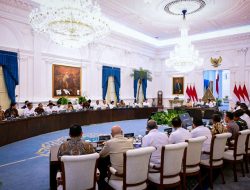 Yusril Ihza Mahendra: Pemerintah Memastikan Setiap Langkah Penanganan Situasi Nasional, Termasuk Demonstrasi Berjalan Sesuai dengan Koridor Hukum dan Menjunjung Tinggi Hak Asasi Manusia.