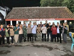 Laksanakan Arahan Mendagri, Dirjen Bina Bangda Kemendagri Tinjau Pos Kamling di Sleman