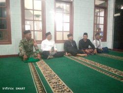 Babinsa Koramil Sumberjaya Hadiri Sholat Subuh Akbar di Masjid Jami Al-Hidayah Desa Palasah