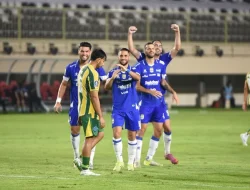 Menang di Kandang Lawan, Persib Bandung Gilas PSBS dengan Tiga Gol Tanpa Balas