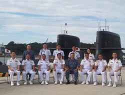 Kasal Kunjungi Kapal Selam Oyashio- Class dan Kapal Fregat Mogami-Class di Yokosuka Jepang