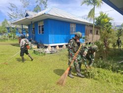 Aksi Bersih Satgas Yonif 521/DY Jalin Keakraban Lewat Anjangsana di Distrik Kobakma,