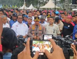 Kapolri Hadiri Apel Akbar Kebangsaan Buruh Indonesia di Bekasi, Ajak Dukung Kebijakan Pemerintah