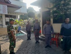 Tingkatkan Kekompakan & Disiplin, Babinsa Joyotakan berikan Latih PBB Kepada Linmas