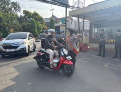 Polwan Polres Majalengka Hadir Beri Pelayanan Prima di Penjagaan Mako Polres Majalengka