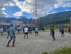 Wujud Kedekatan dan Keharmonisan Masyarakat Dengan Satgas Yonif 521/DY Melalui Olahraga Bersama