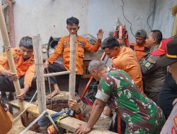 Aksi Heroik Babinsa Sumberjaya Bantu Evakuasi Kakek dan Cucu Tercebur Sumur di Majalengka, Satu Korban Meninggal Dunia