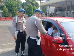 Kasi Propam Polres Majalengka Pimpin Gaktibplin terhadap Anggota di Pintu Masuk Mapolres