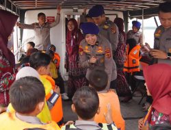 Polwan Ditpolairud Polda Jambi Ajak Anak RA Al-Ikhlas Kenali Dunia Polairud Lewat Program Polisi Sahabat Anak