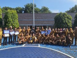 Untuk Mewujudkan Kedaulatan Pangan Bupati Beri Penghargaan terhadap Penyuluh dan Petani Berprestasi