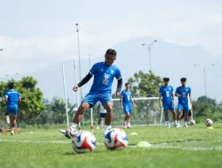 Bojan Hodak : Dewa United Lawan yang Kuat, Kami Lakukan Persiapan dengan Baik.