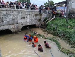 Anggota Koramil Kertajati Bantu Pencarian Anak Tenggelam di Sungai Leuwi Pitik, Pencarian Dihentikan Sementara Karena Cuaca Buruk