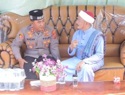 Kapolres Lhokseumawe Hadiri Maulid Nabi dan Haul Ke-5 Dayah Riyadhatul Qulub, Serahkan Donasi untuk Pembangunan Dayah