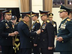 Kapolri Pimpin Upacara Penganugerahan Tanda Kehormatan Bintang Bhayangkara Pratama