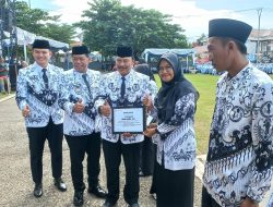 13 Ribu Guru di Majalengka, Ikuti Upacara Peringatan Hari Guru Nasional. Kadisdik: Keberhasilan Pembangunan Daerah tidak Dapat Dipisahkan dari Peran Startegis para Guru.