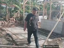 Peduli Warga Miskin, Anggota DPRD Kab.Majalengka Toyib Kunjungi Rumah Kasum di Desa Beusi
