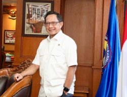 Dinilai Berhasil Dorong Pertumbuhan dan Stabilitas Ekonomi Daerah, Mendagri Terima Penghargaan dari Detikcom