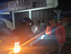 Polisi Evakuasi Korban Laka Lantas di Jalan Raya Bayongbong–Garut