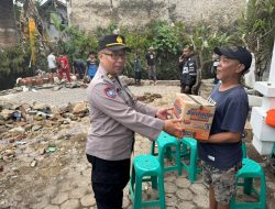 Banjir Bandang di Desa Mekarrahayu, Polisi Tunjukkan Empati