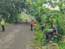 “Cegah Banjir, TNI–Polri dan Warga Nogosari Kompak Bersihkan Sampah di Kali Miri”